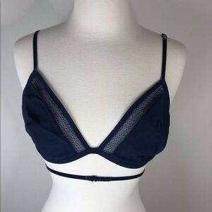NWT Victoria’s Secret Strappy Lace Bralette Sz L/G